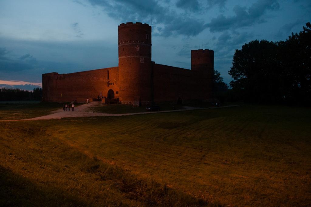 Qbatura Cafe & Hotel Ciechanów Exterior foto